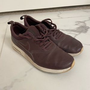 MAROON LEATHER NIKE AIR MAX